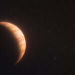 Webb studia come un pianeta sia sopravvissuto alla morte della sua stella